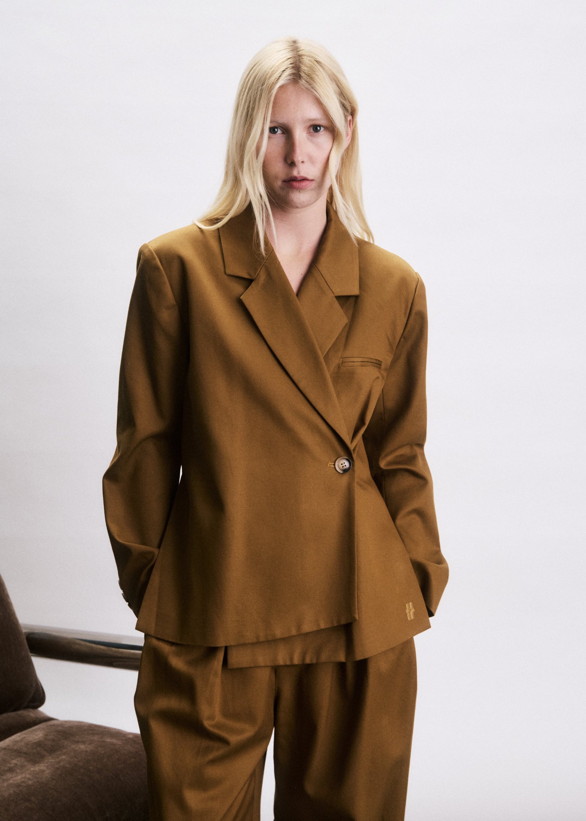 Blazer Ray I OCRE - JJ26C321-OCRE-4.jpg